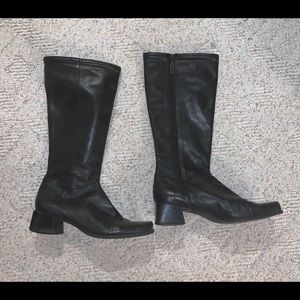 Black dress boots